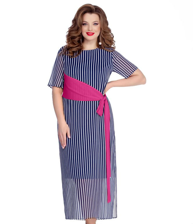 Длинное прямое платье с розовым асимметричным поясом, синее