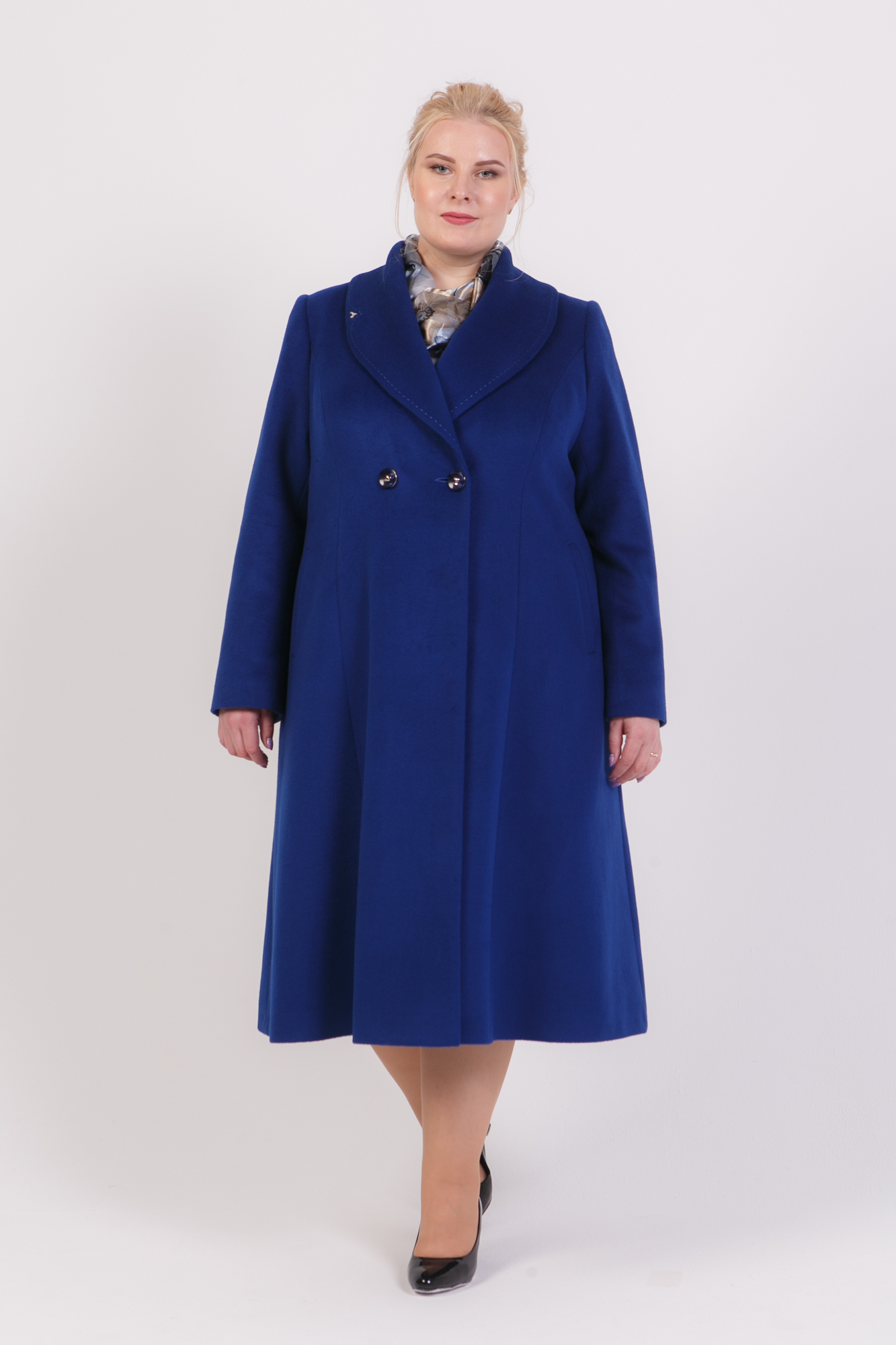 Приталенное пальто с воротником-шаль, синее