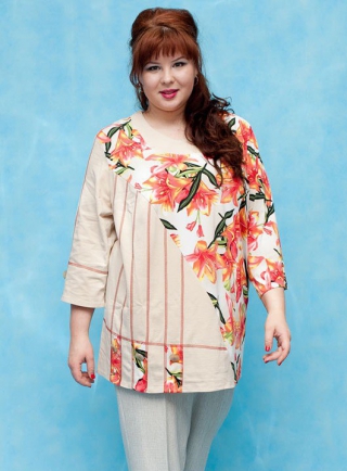 Кремовая блуза с цветочным принтом, лилии