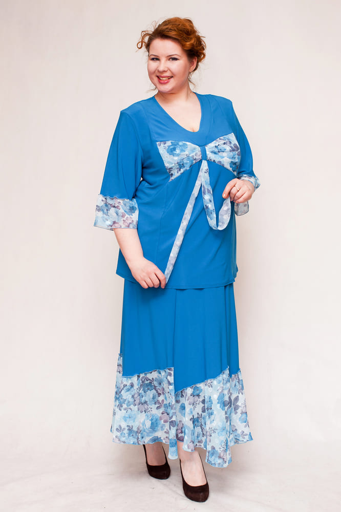 Комплект из юбки и блузы с принтованным шифоном, голубой