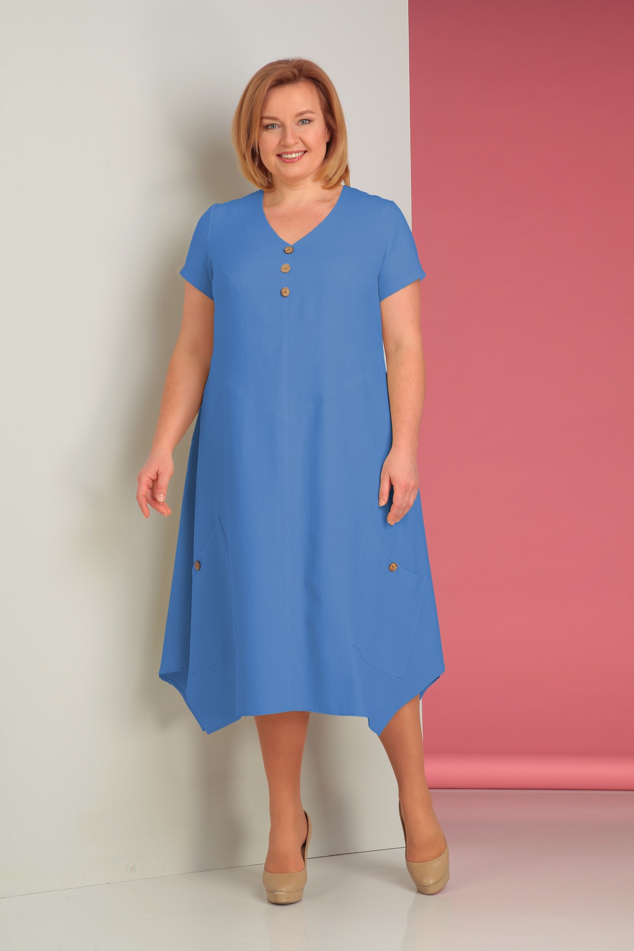 Свободное платье с асимметричным низом и карманами, синее