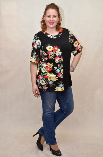 Дизайнерская блуза с яркими цветами