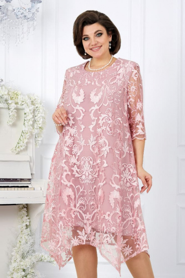 Гипюровое платье с фигурным низом и поясом, розовое